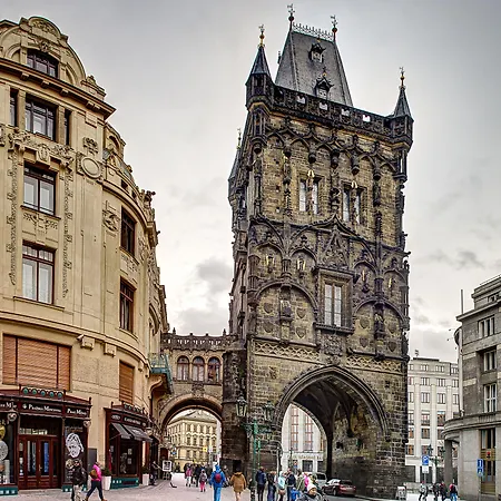 4 Arts By Adrez Lägenhet *