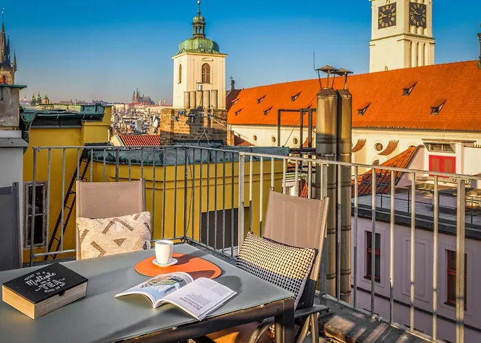 4 Arts By Adrez Apartment
