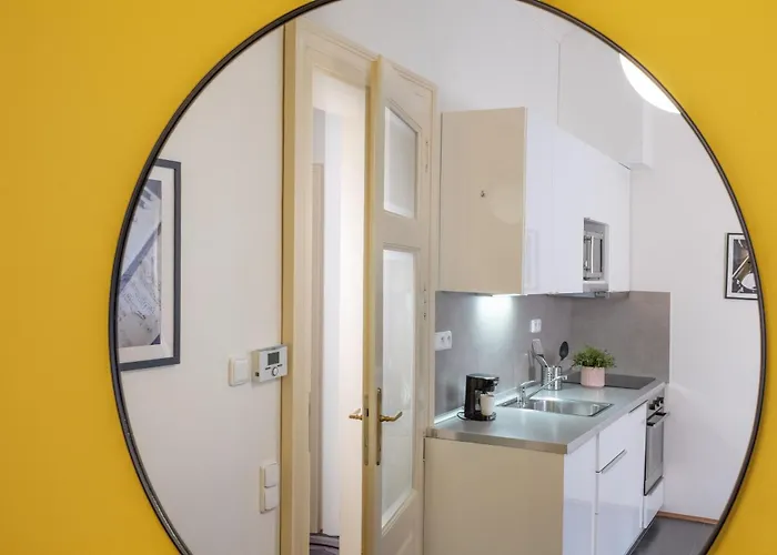 Apartment 4 Arts By Adrez