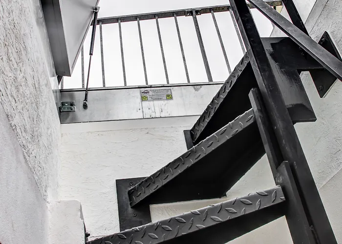 4 Arts By Adrez Apartment *