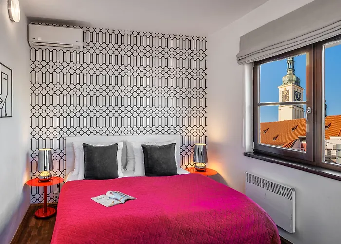 4 Arts By Adrez Apartment