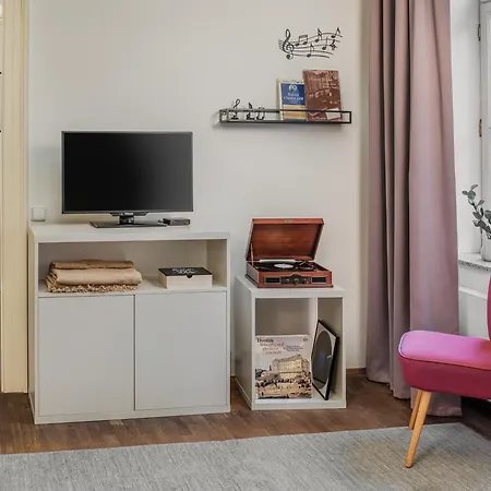 Apartment 4 Arts By Adrez *