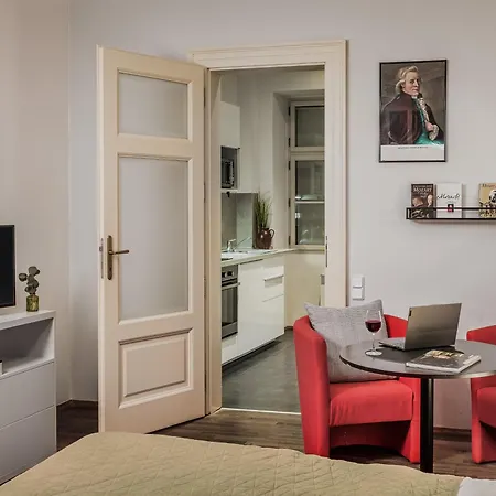 4 Arts By Adrez Apartment
