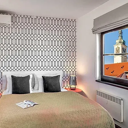 4 Arts By Adrez Apartment *