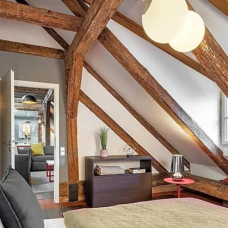 Apartment 4 Arts By Adrez *