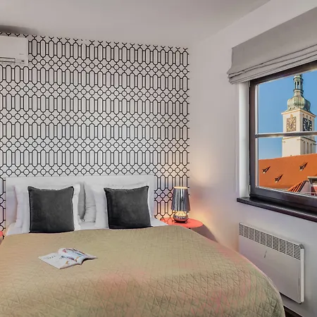 4 Arts By Adrez Apartment