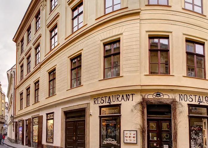 4 Arts By Adrez Apartman