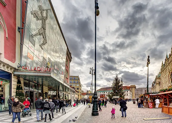 4 Arts By Adrez Apartman