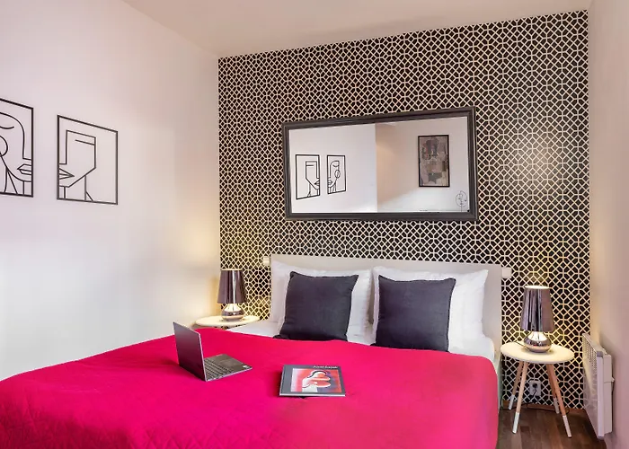 4 Arts By Adrez Apartament *