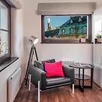 Apartment 4 Arts By Adrez *