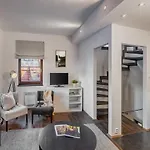 Apartment 4 Arts By Adrez *