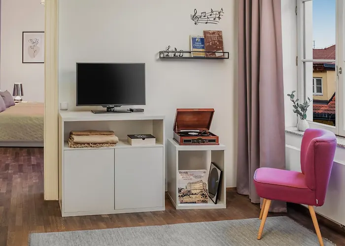 Apartment 4 Arts By Adrez *