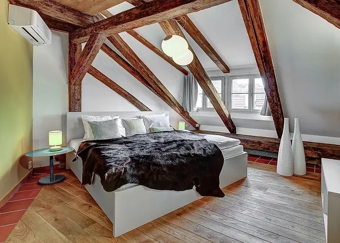4 Arts By Adrez Apartment *