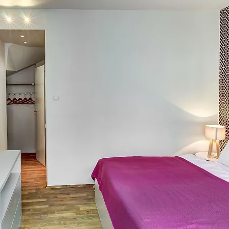 4 Arts By Adrez * Praga