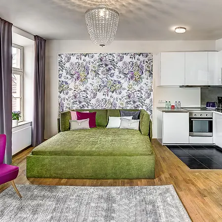 4 Arts By Adrez Apartamento Praga